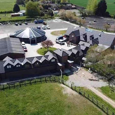 Appaloosa Suite With Amazing Views Of Stud Farm. Driffield エクステリア 写真